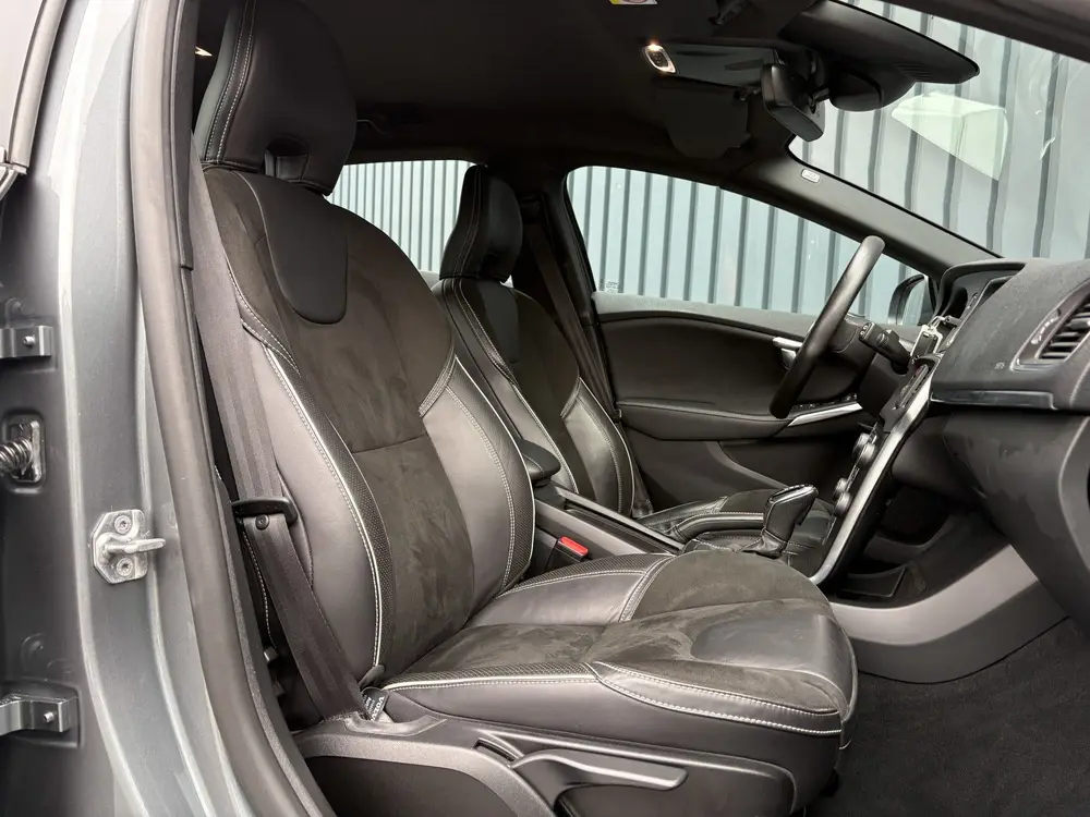 Volvo V40 1.5 T3 R-Design | Stoelverwarming | Prijs Rijklaar uit 2019, foto 16