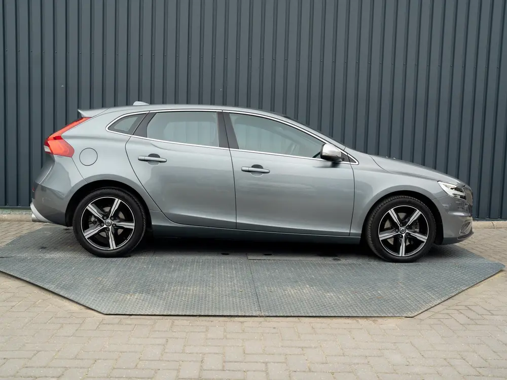 Volvo V40 1.5 T3 R-Design | Stoelverwarming | Prijs Rijklaar uit 2019, foto 20