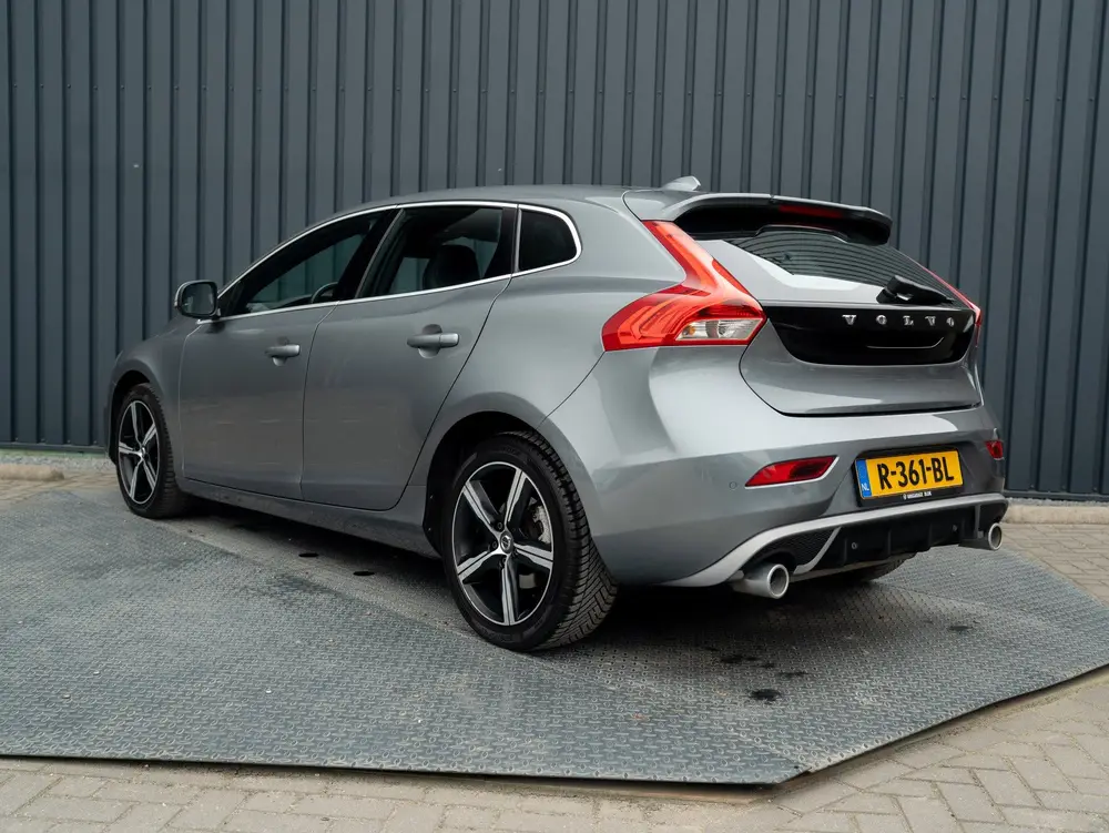 Volvo V40 1.5 T3 R-Design | Stoelverwarming | Prijs Rijklaar uit 2019, foto 4