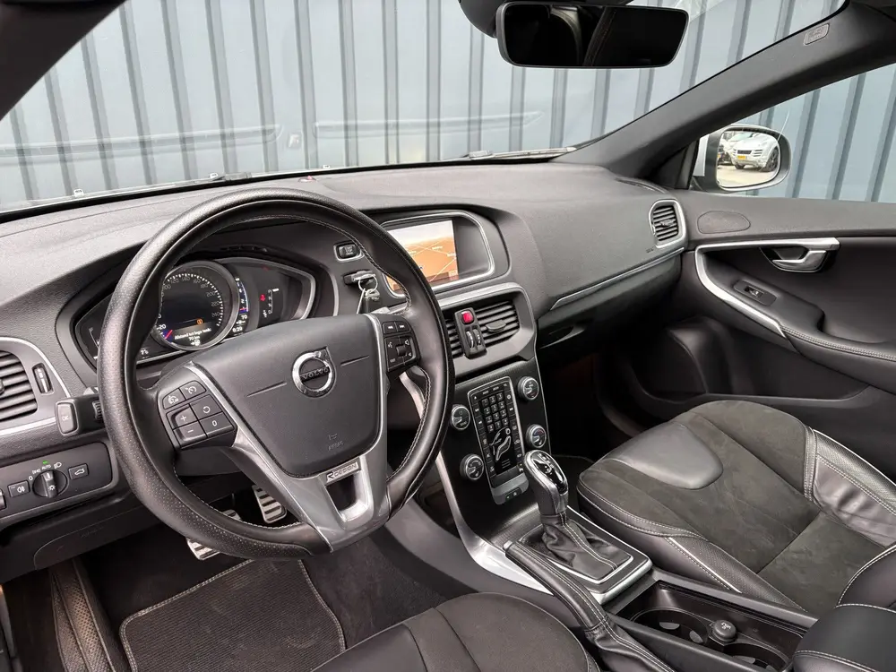 Volvo V40 1.5 T3 R-Design | Stoelverwarming | Prijs Rijklaar uit 2019, foto 5