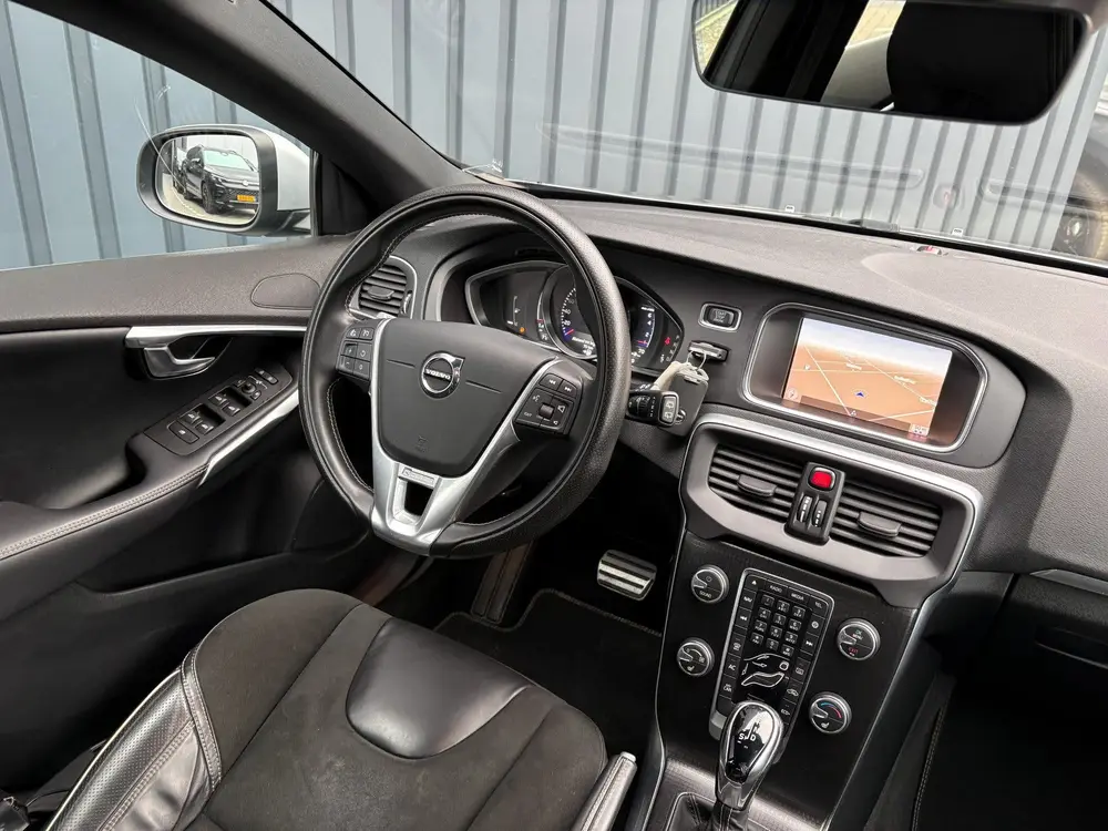 Volvo V40 1.5 T3 R-Design | Stoelverwarming | Prijs Rijklaar uit 2019, foto 7