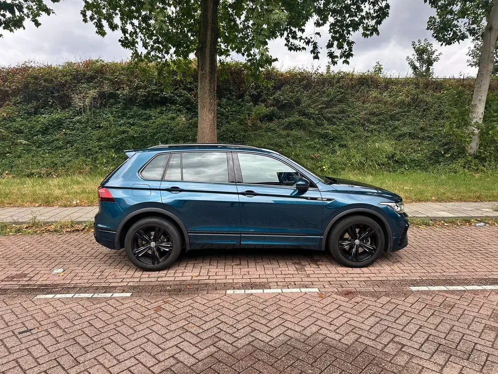 Volkswagen Tiguan VW Tiguan 2.0 TSI 190pk 4 DSG Nightshade Blue Metallic uit 2021, foto 4