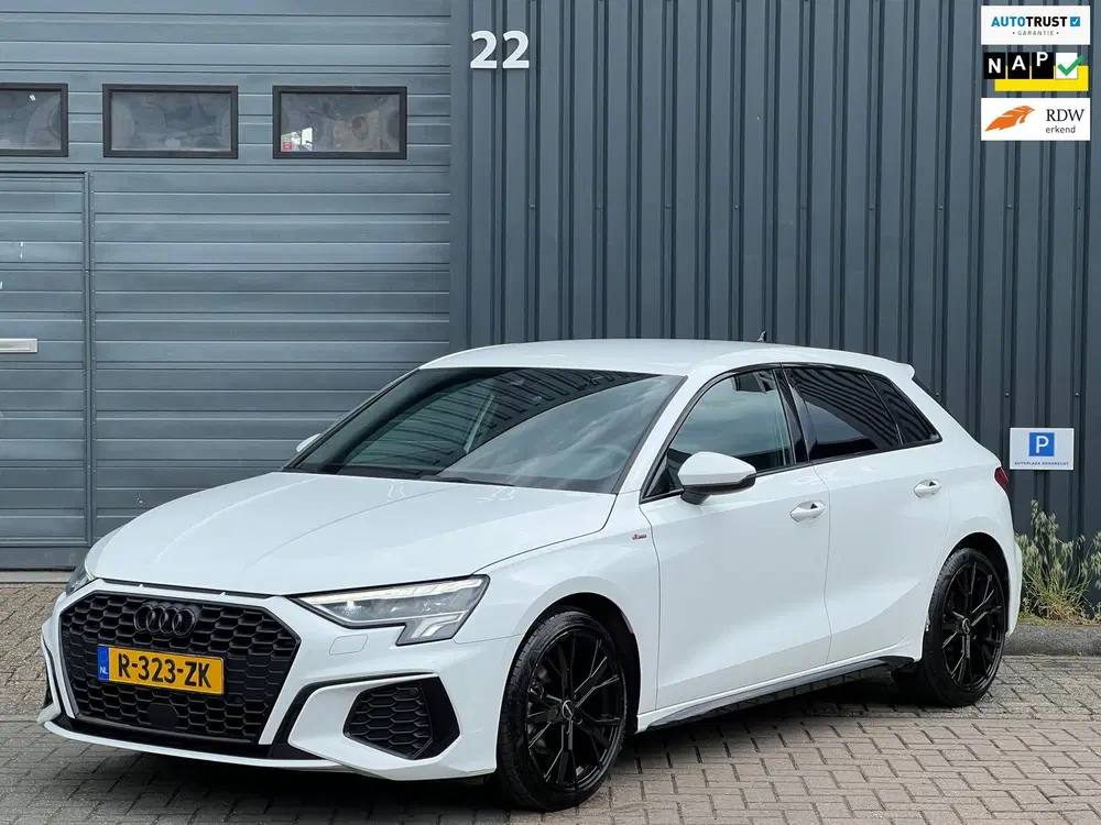 Audi A3 30 TFSI S edition uit 2023