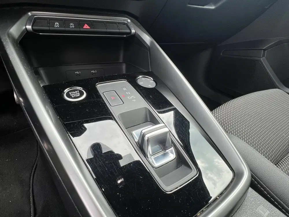 Audi A3 30 TFSI S edition uit 2023, foto 16