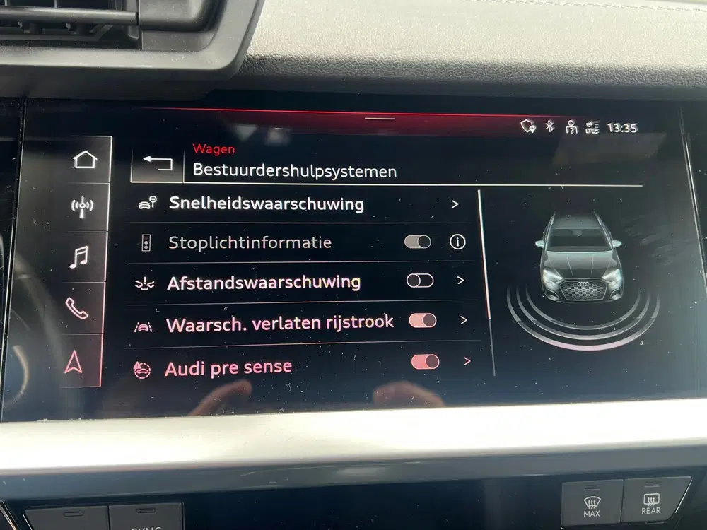 Audi A3 30 TFSI S edition uit 2023, foto 20