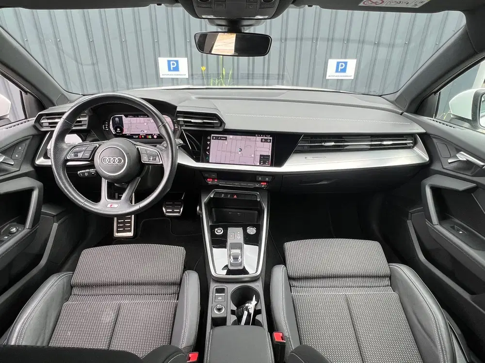 Audi A3 30 TFSI S edition uit 2023, foto 3