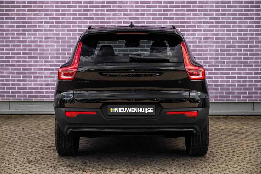 Volvo XC40 2.0 B4 Plus Black Edition | Trekhaak | Lichtmetal uit 2026, foto 12