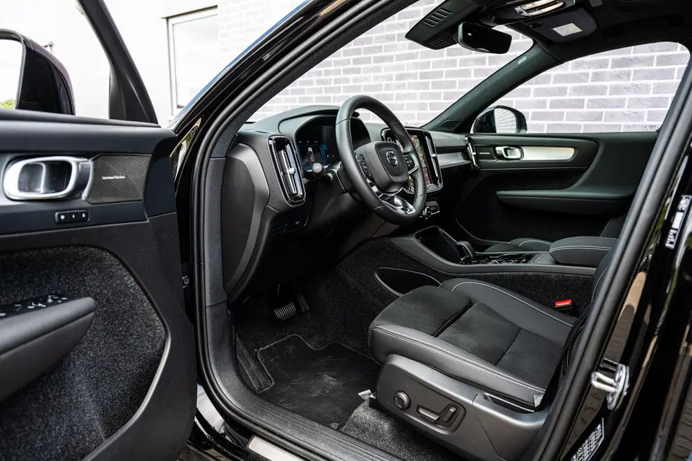 Volvo XC40 2.0 B4 Plus Black Edition | Trekhaak | Lichtmetal uit 2026, foto 19