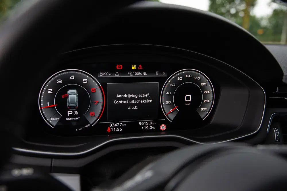 Audi A4 35 TFSI S edition uit 2023, foto 13