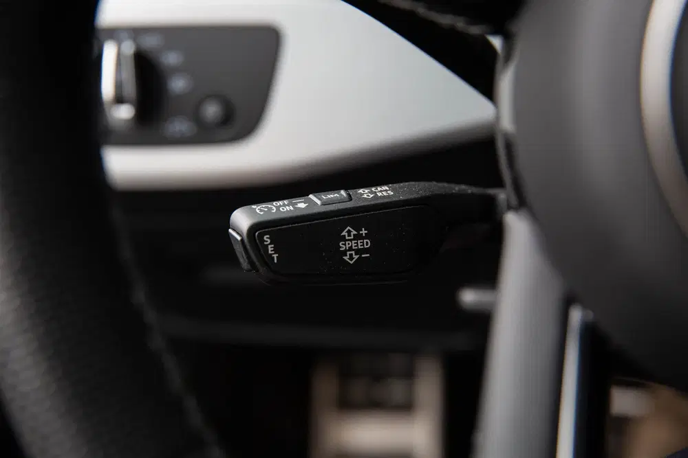 Audi A4 35 TFSI S edition uit 2023, foto 18