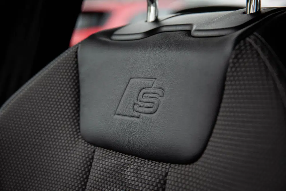 Audi A4 35 TFSI S edition uit 2023, foto 4