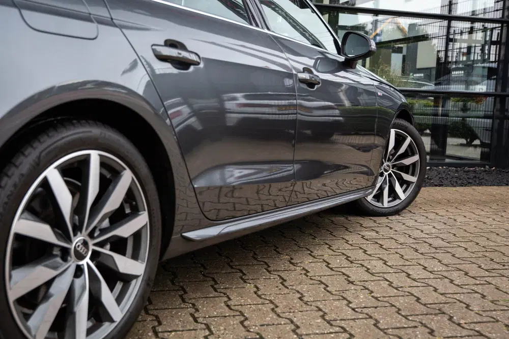 Audi A4 35 TFSI S edition uit 2023, foto 8
