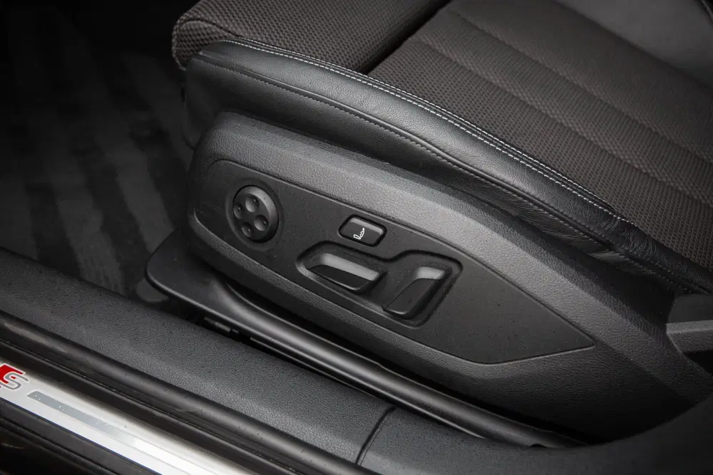 Audi A4 35 TFSI S edition uit 2023, foto 9