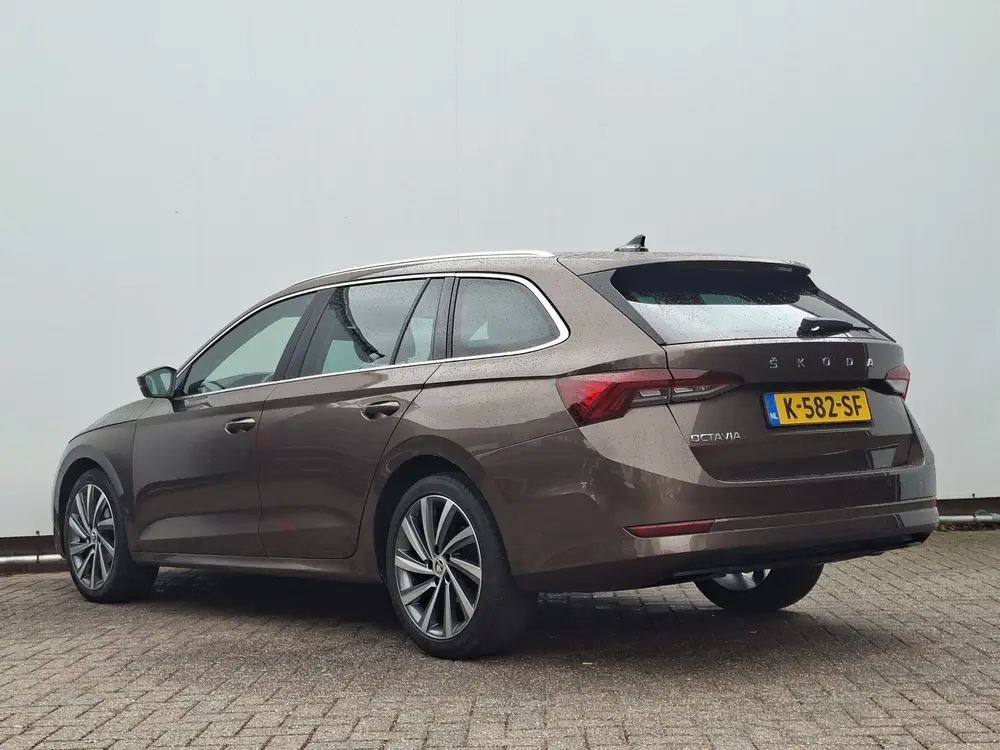 Skoda Octavia 1.0 TSI Business Edition Plus (bj 2021) uit 2021, foto 2