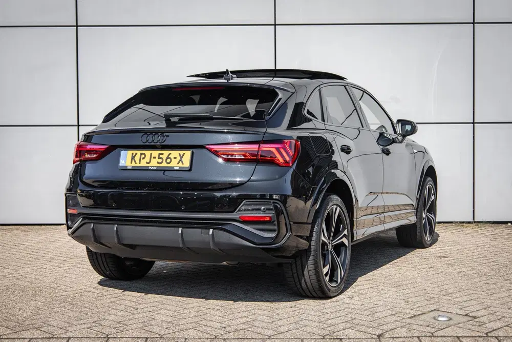 Audi Q3 45 TFSIe 245pk S Edition uit 2023, foto 2