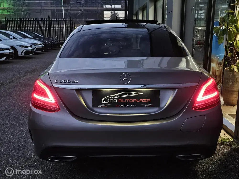 Mercedes-Benz C-Klasse 300 de AMG Panorama uit 2020, foto 9