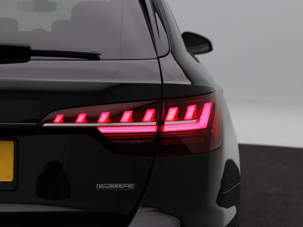 Audi A4 40 TDi 204 Pk Automaat quattro S-Line uit 2022, foto 14