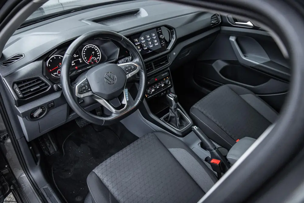 Volkswagen T-Cross 1.0 TSI 110pk DSG Style | Trekhaak | Voor uit 2021, foto 18