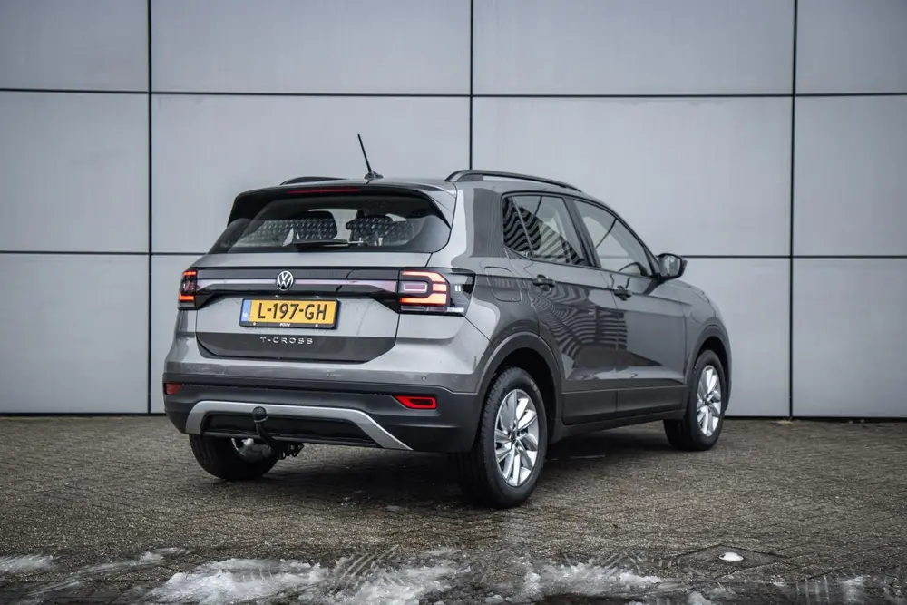 Volkswagen T-Cross 1.0 TSI 110pk DSG Style | Trekhaak | Voor uit 2021, foto 2