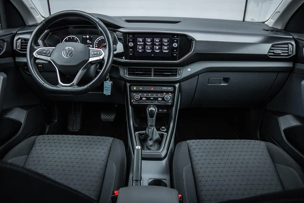 Volkswagen T-Cross 1.0 TSI 110pk DSG Style | Trekhaak | Voor uit 2021, foto 5