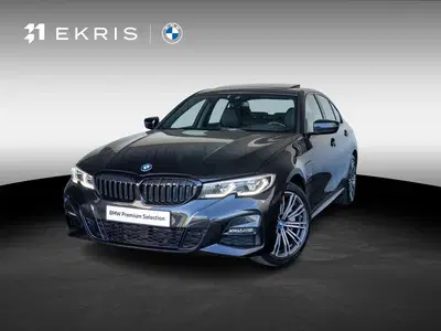 BMW 3-serie Sedan 330e SoH 90% uit 2022