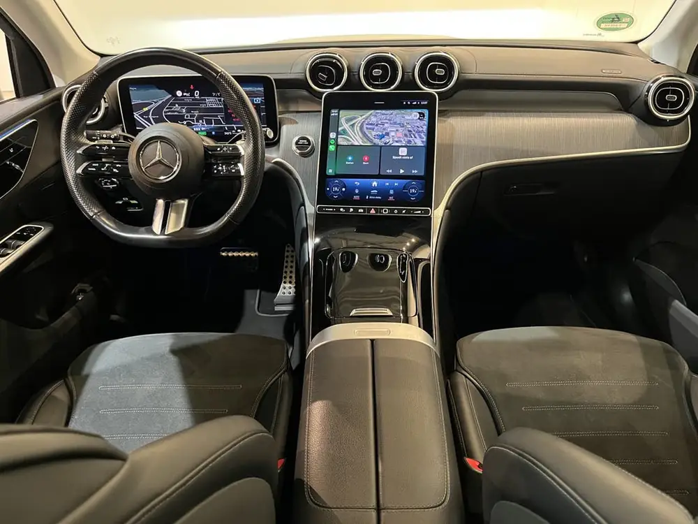 Mercedes-Benz GLC 300e 4MATIC AMG Line / Pano. Schuifdak / 3 uit 2023, foto 2