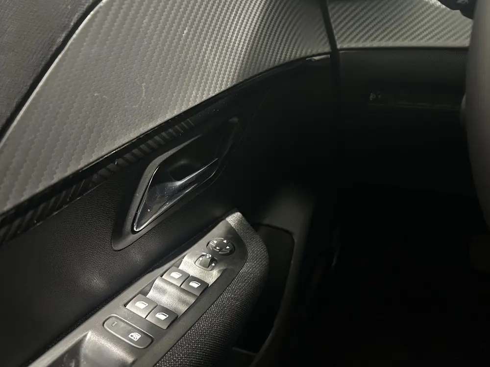 Peugeot 208 1.2 Hybrid 110 e-DCS6 Allure uit 2026, foto 12
