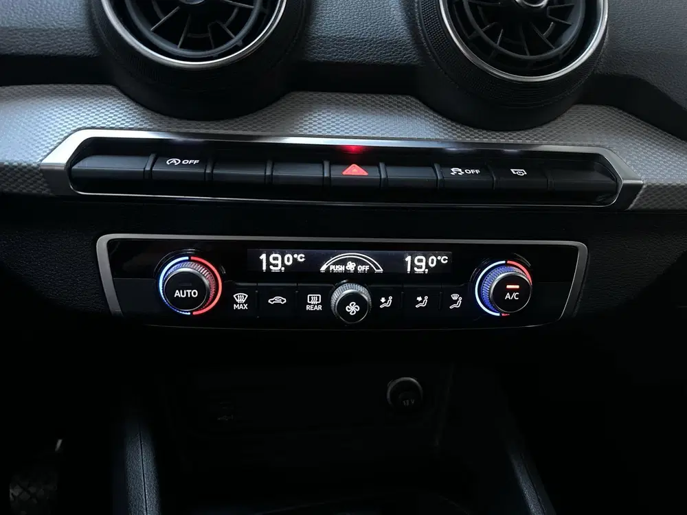Audi Q2 30 TFSI Pro Line App-Connect DAB+ Climate uit 2022, foto 9