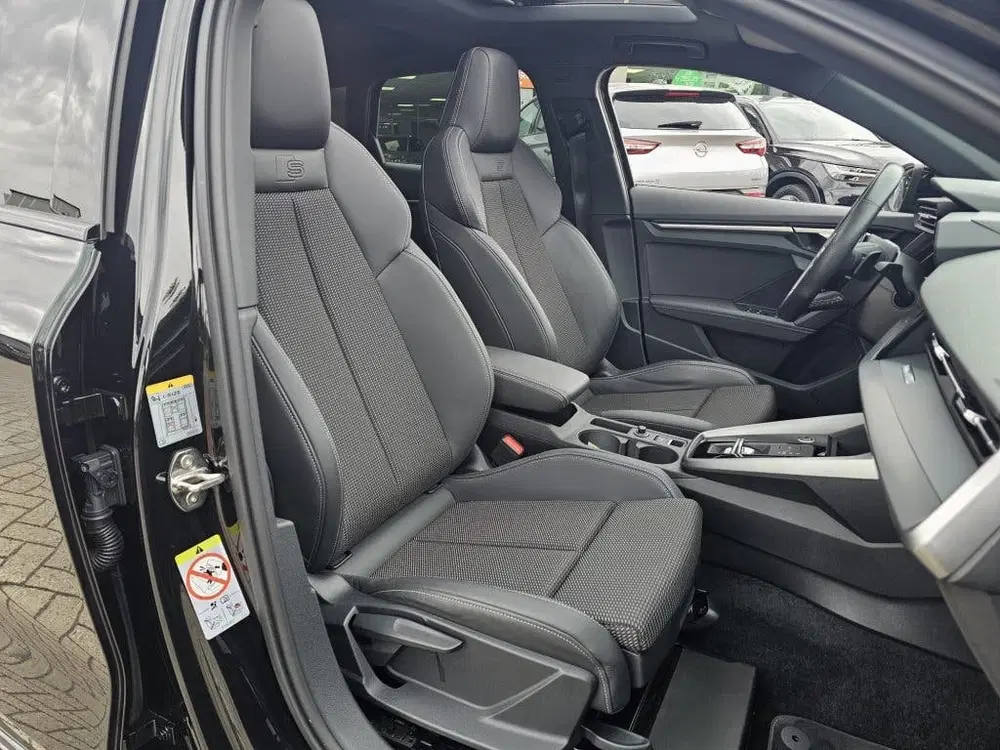 Audi A3 35 TFSI S edition uit 2023, foto 18