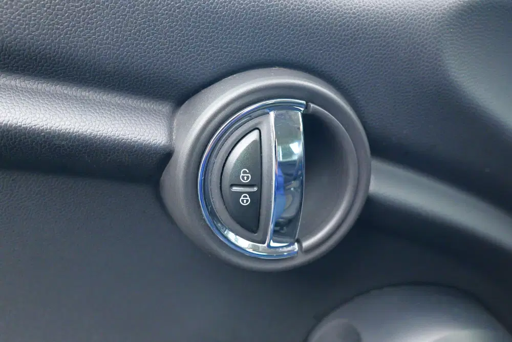 Mini Cooper 1.5 Cooper Essential uit 2021, foto 14