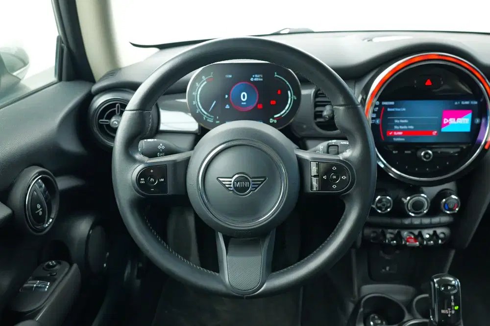 Mini Cooper 1.5 Cooper Essential uit 2021, foto 19