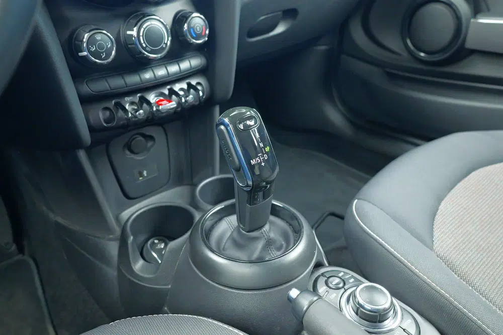 Mini Cooper 1.5 Cooper Essential uit 2021, foto 4