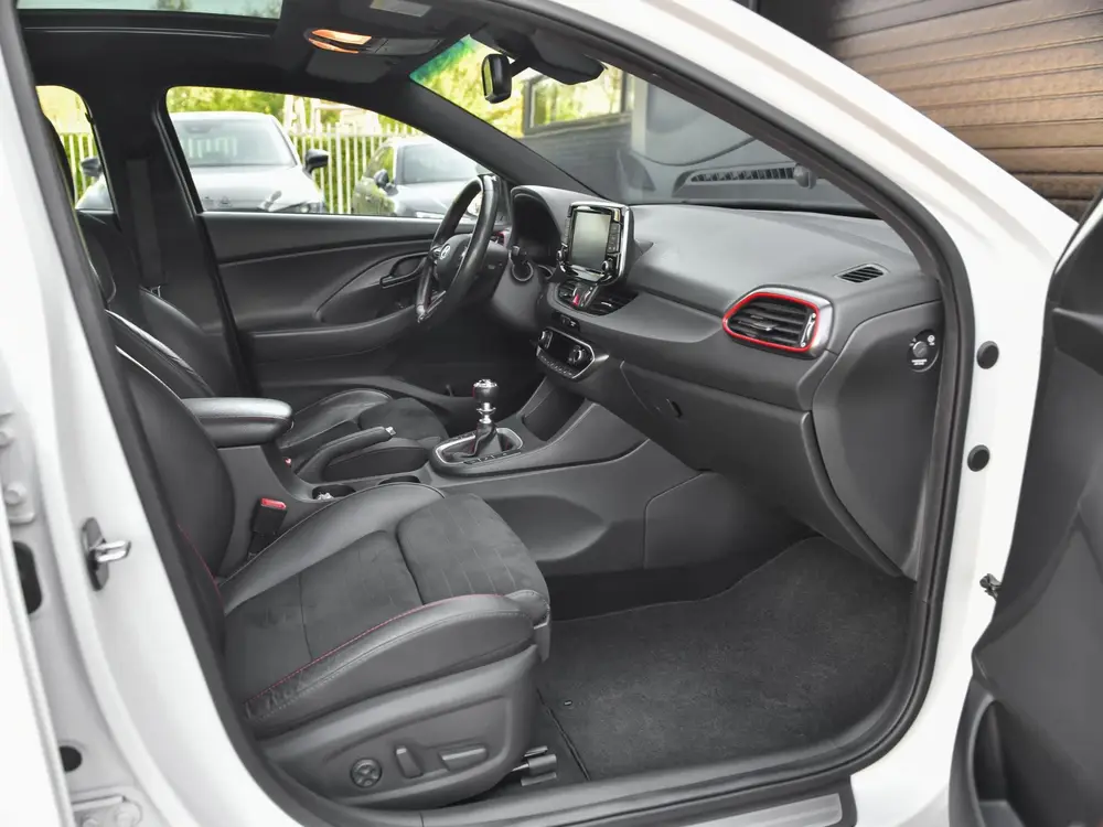 Hyundai I30 2.0 T-GDI N2 Performance Pano Memory Keyless 19 uit 2019, foto 14