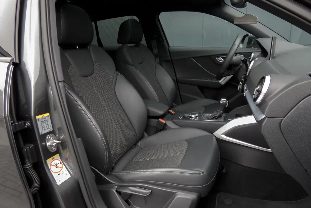 Audi Q2 35 TFSI S Edition uit 2023, foto 4