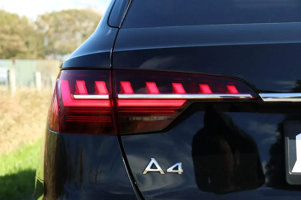 Audi A4 35 TFSI uit 2021, foto 8