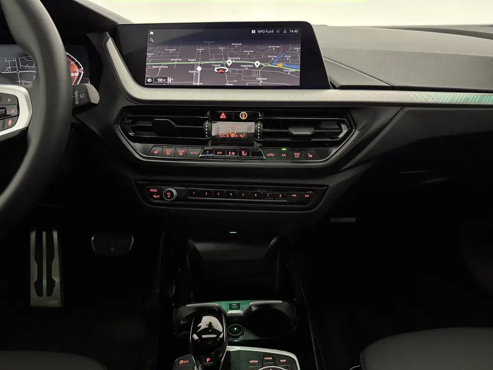 BMW 1-serie 118i M-Sport uit 2023, foto 17