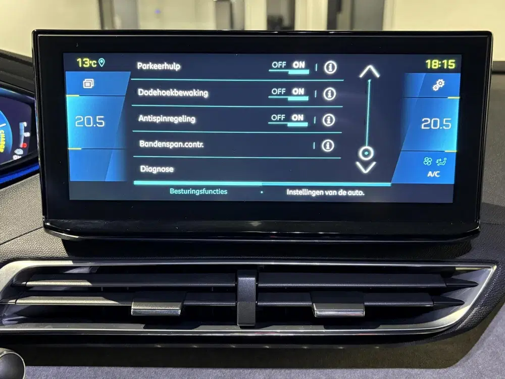 Peugeot 3008 1.6 HYbrid4 300PK GT uit 2021, foto 19