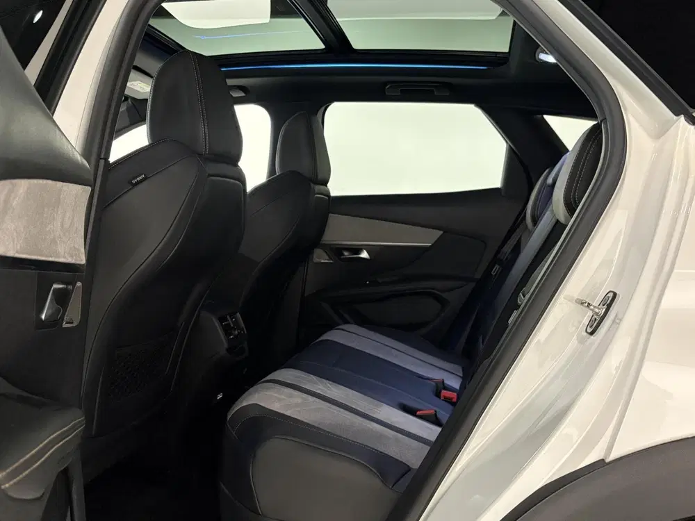 Peugeot 3008 1.6 HYbrid4 300PK GT uit 2021, foto 9