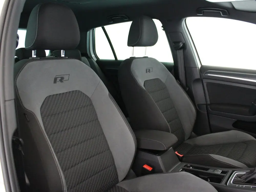 Volkswagen Golf 1.5 TSI Highline Business R (bj 2019) uit 2019, foto 15