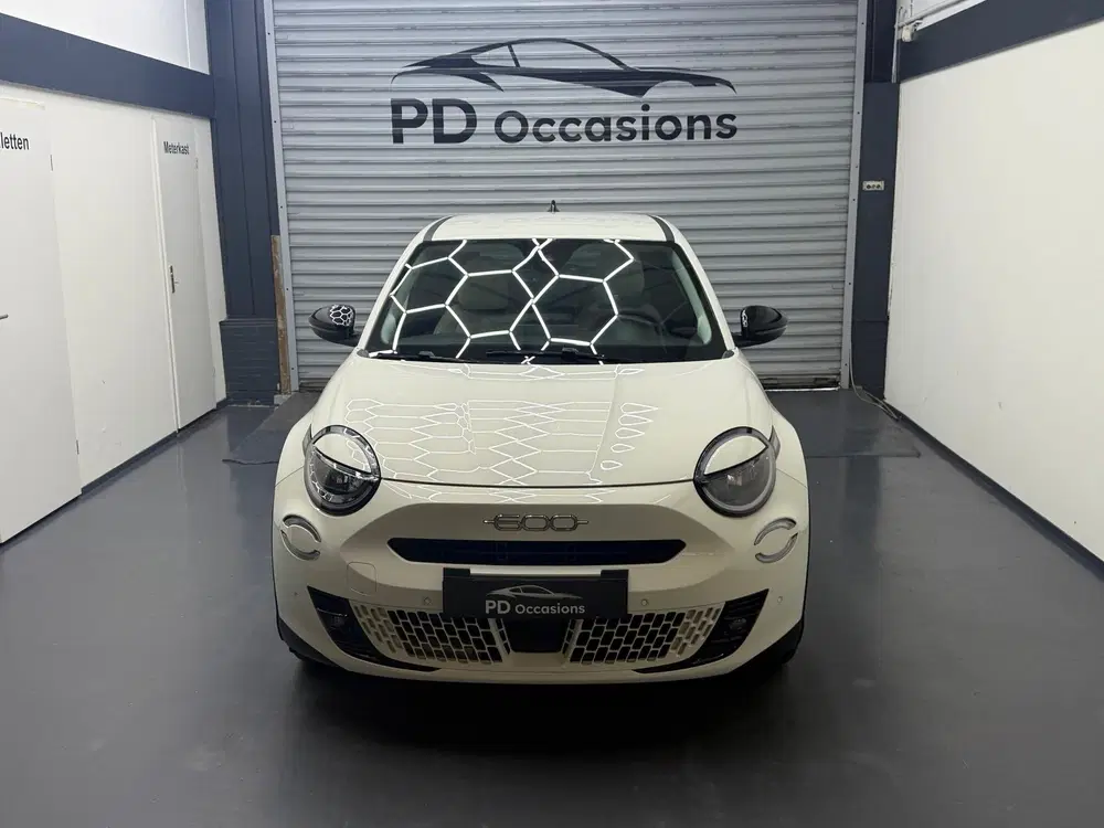Fiat 600 1.2 Hybrid 145PK la Prima uit 2025, foto 2