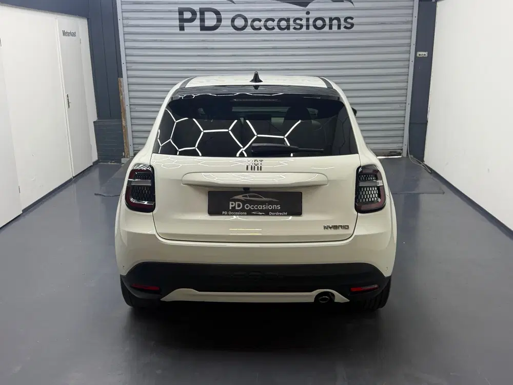 Fiat 600 1.2 Hybrid 145PK la Prima uit 2025, foto 4