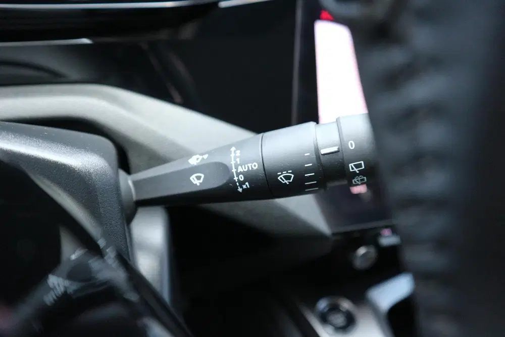 Peugeot 308 1.2 PureTech Allure NAVI CAMERA DAB CRUISE uit 2023, foto 16