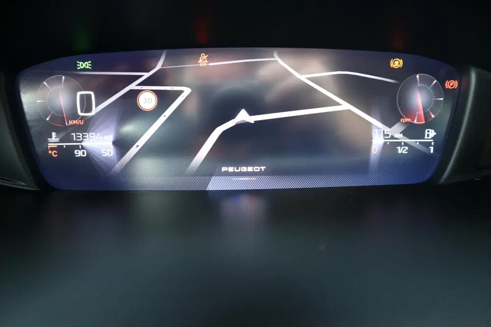 Peugeot 308 1.2 PureTech Allure NAVI CAMERA DAB CRUISE uit 2023, foto 17