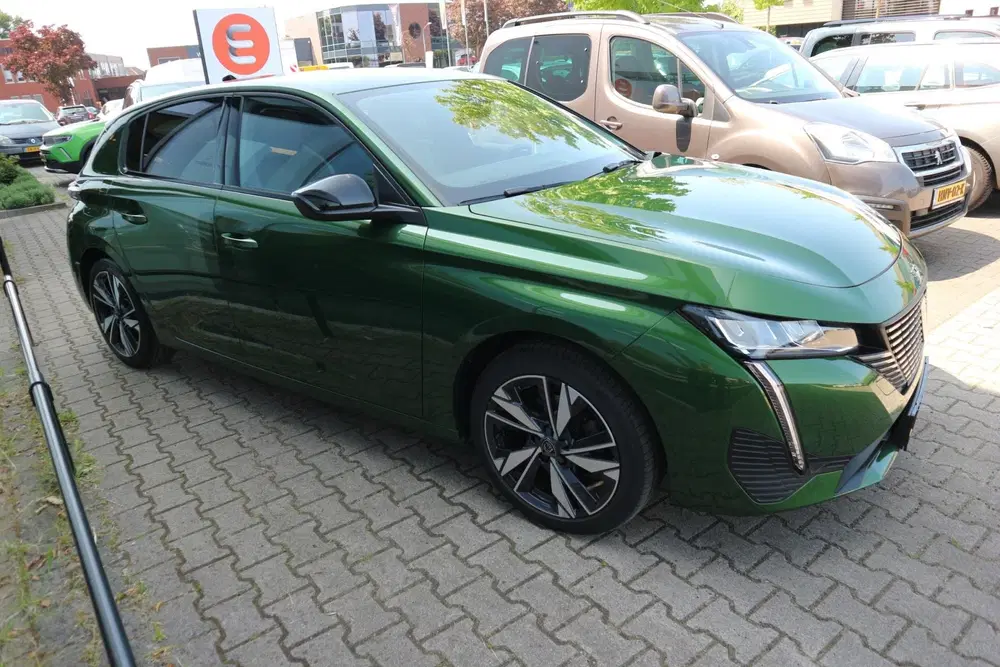 Peugeot 308 1.2 PureTech Allure NAVI CAMERA DAB CRUISE uit 2023, foto 5