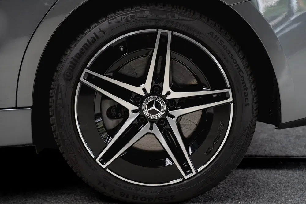 Mercedes-Benz C-Klasse 300e AMG Line Leer 360° Memor uit 2024, foto 13