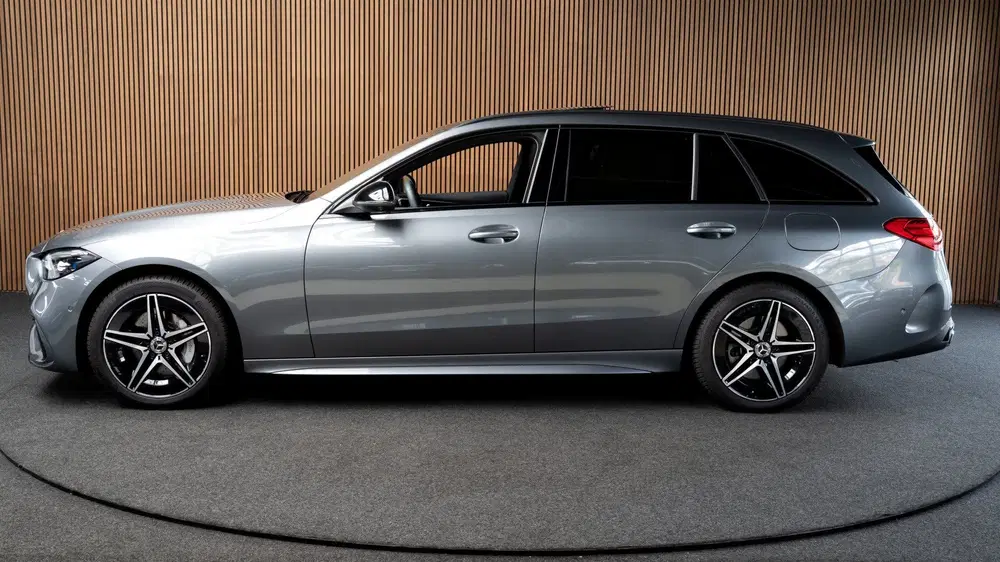 Mercedes-Benz C-Klasse 300e AMG Line Leer 360° Memor uit 2024, foto 2