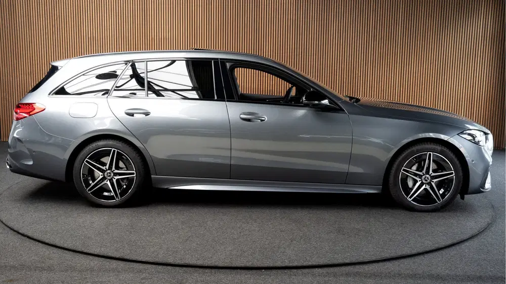 Mercedes-Benz C-Klasse 300e AMG Line Leer 360° Memor uit 2024, foto 6