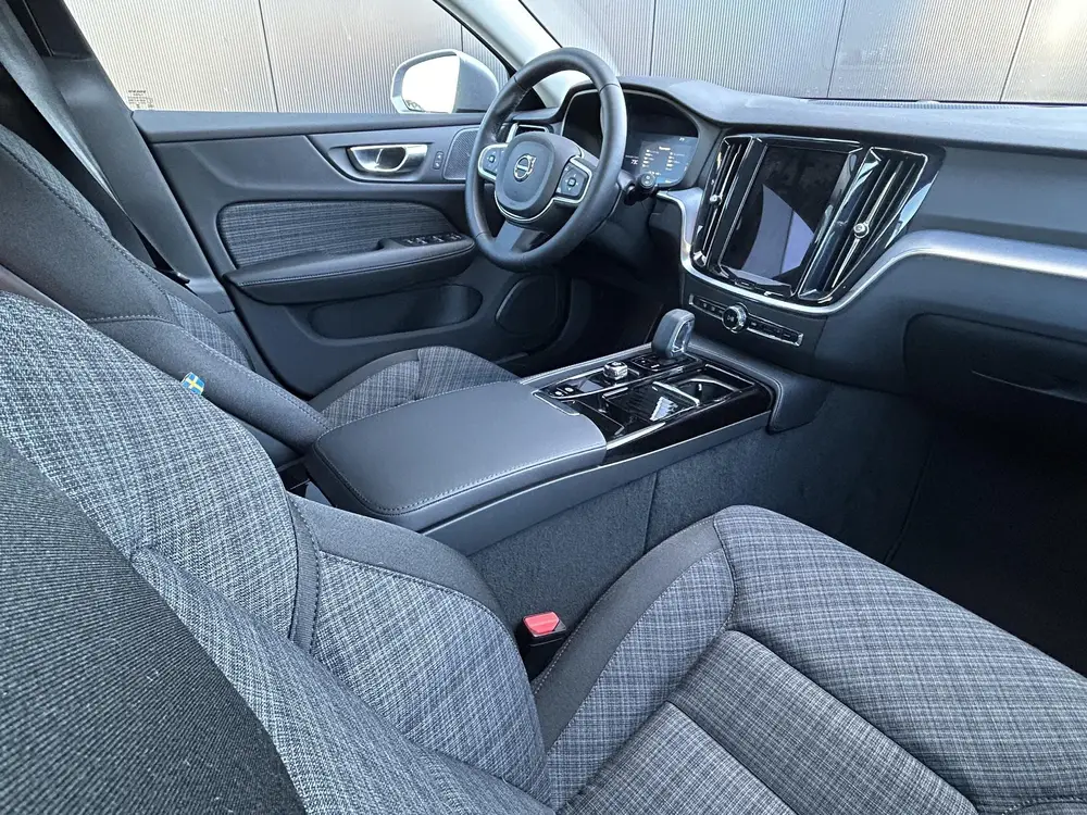 Volvo V60 2.0 T6 Plug-in hybrid AWD Core Business Ed uit 2026, foto 4