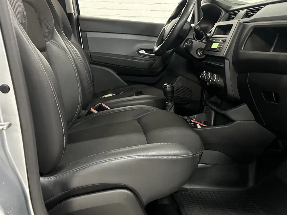 Renault Express 1.3 TCe 100 Comfort AIRCO uit 2021, foto 17