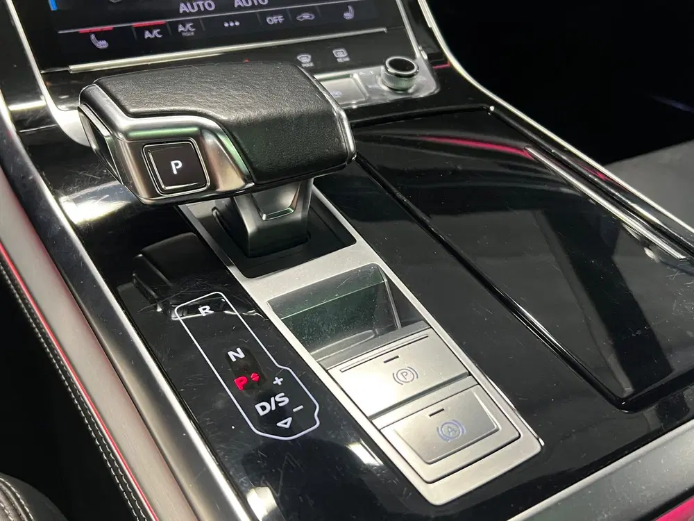 Audi Q8 55 TFSI e quattro Pro Line S uit 2021, foto 17